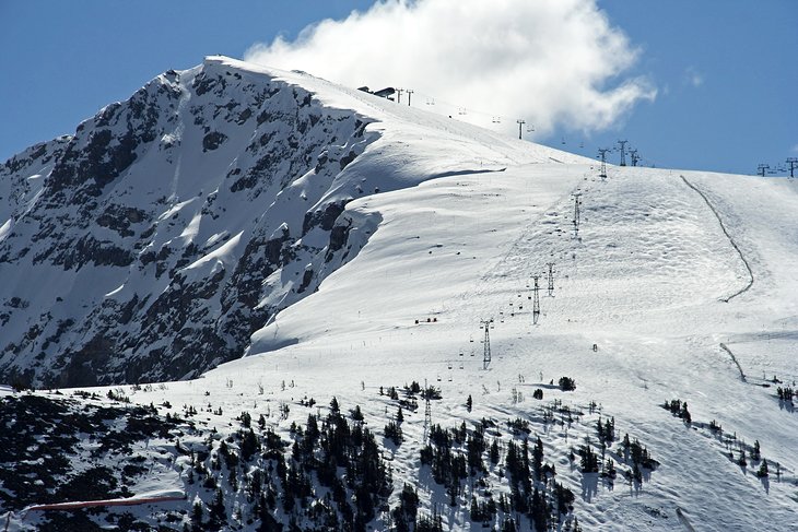 阳光村滑雪和滑雪板度假村