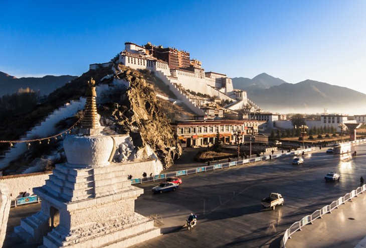 布达拉宫,西藏”width=