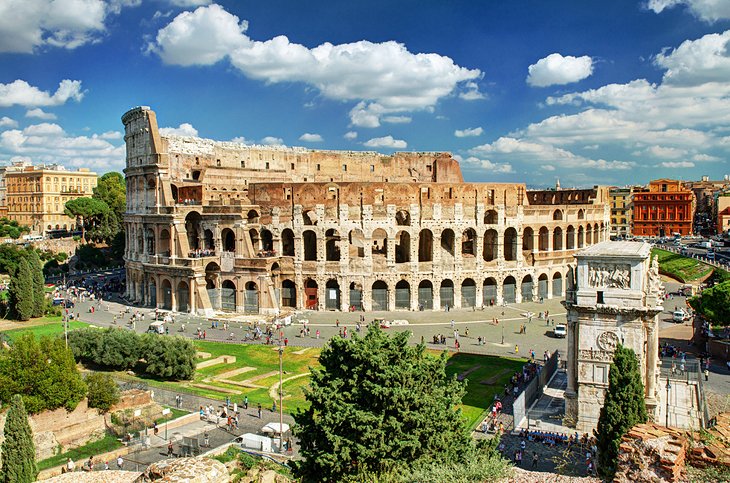 罗马圆形大剧场和君士坦丁的拱门