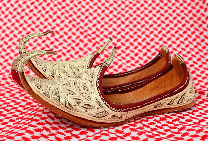 传统的阿拉伯的鞋子
