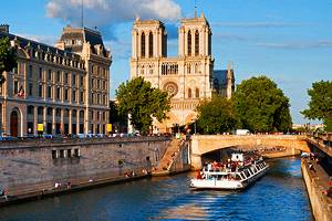 参观巴黎圣母院:景点，提示和旅游