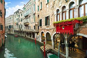 住在威尼斯的地方:最好的地区和酒店吗