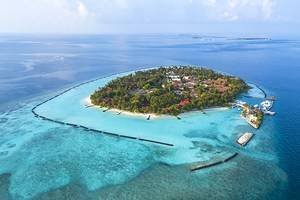 评论库伦巴，马尔代夫:一个豪华的全包家庭度假胜地
