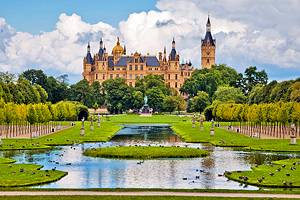 11 Top Tourist Attractions in Schwerin & Easy Day Trips
