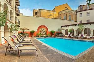 15 Best Pet-Friendly Hotels in San Antonio, TX
