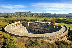 探索古城Aspendos:游客的导游