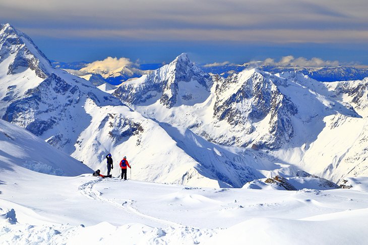 在Les Deux Alpes附近滑雪