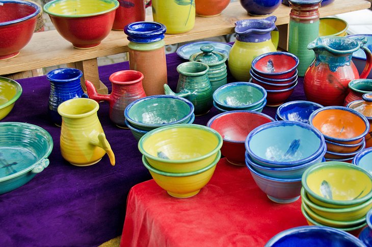 彩色陶器出售