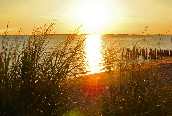 日落在湾衣衫褴褛的时候,樱桃海滩,马里兰州