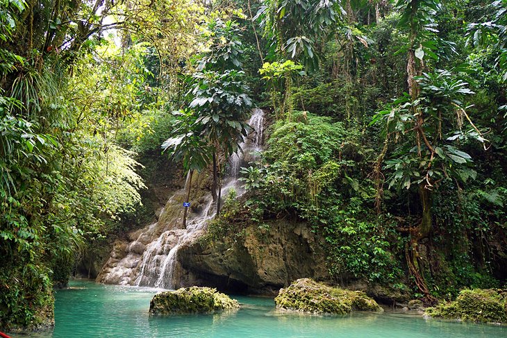 牙买加波特兰教区的萨默塞特瀑布