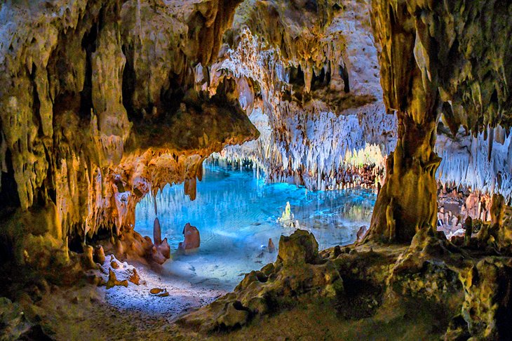 开曼群岛水晶洞穴