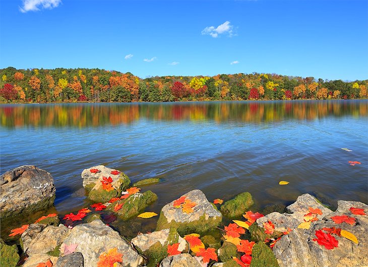 盐叉湖在秋天