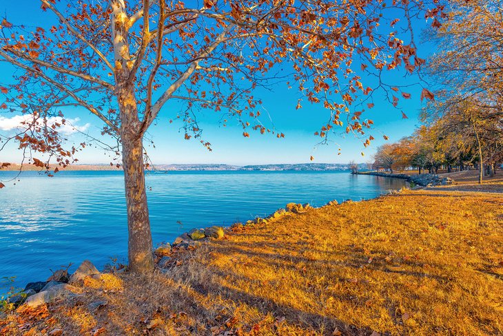 达达尼尔湖的秋天