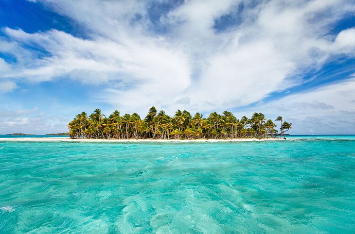 巴哈马埃克苏马群岛的热带岛屿