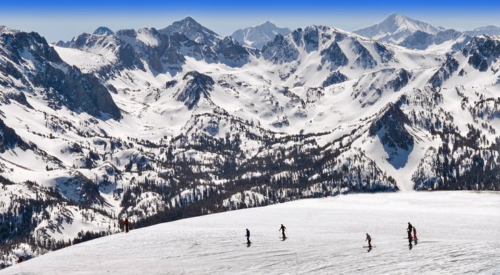 庞大的山滑雪区
