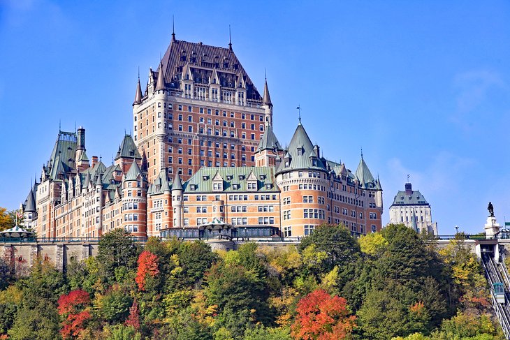 芳堤娜城堡酒店在秋天,魁北克市