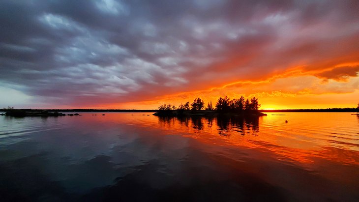 布雷尔顿湖的日落