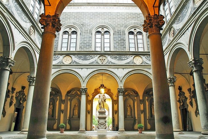 内院Medici-Riccardi宫
