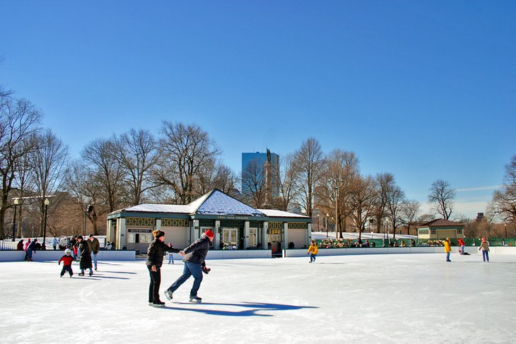在波士顿公园滑冰