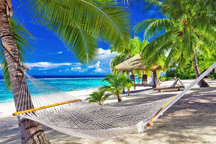 拉罗汤加岛田园诗般的热带海滩