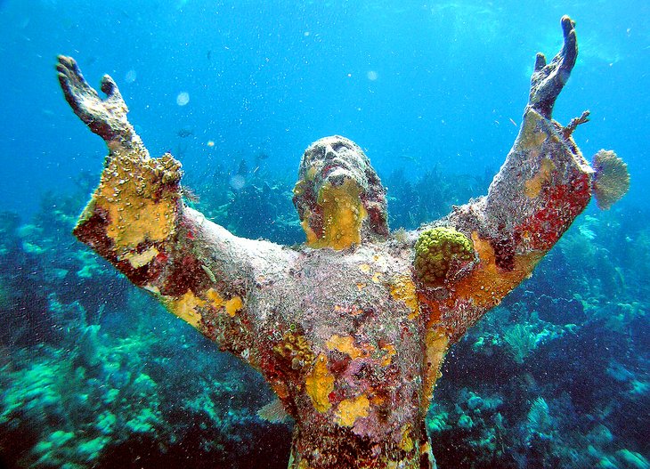 深渊的基督雕像在约翰Pennekamp珊瑚礁州立公园