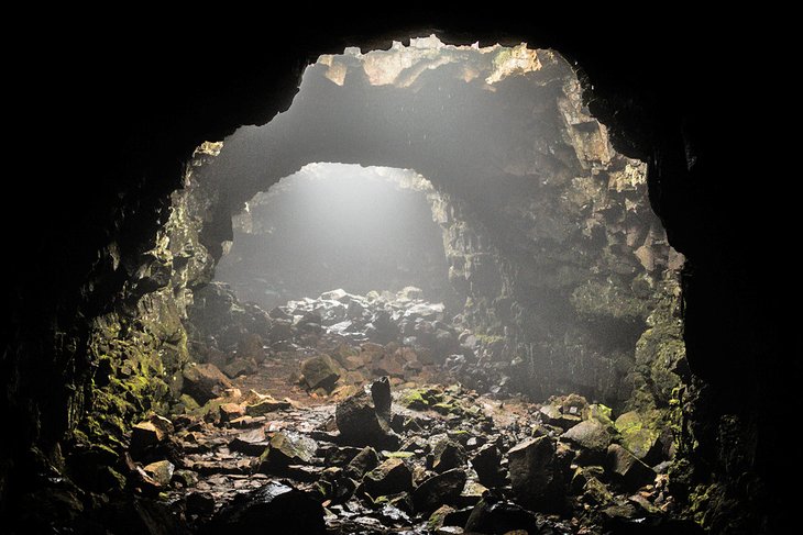 Raufarhólshellir熔岩隧道