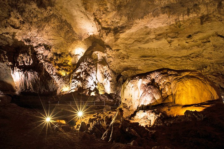力拓Camuy洞穴(周日)de las Cavernas del Rio Camuy)