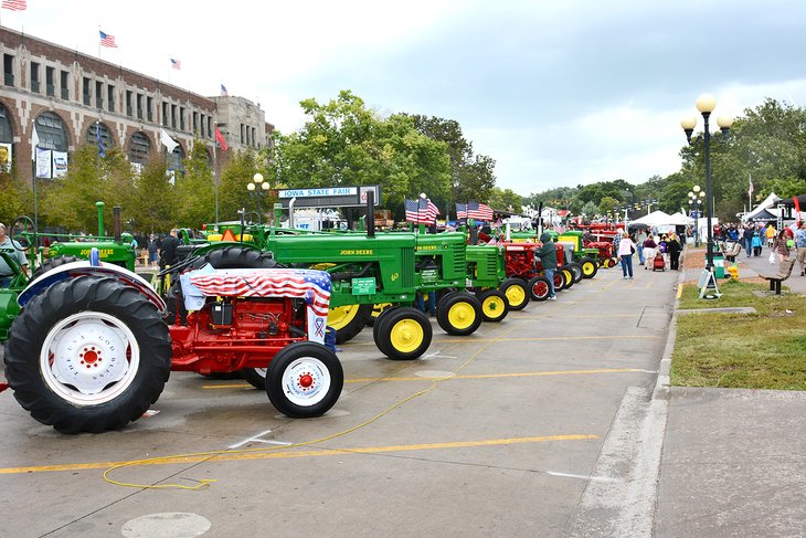 显示在爱荷华州博览会农用拖拉机