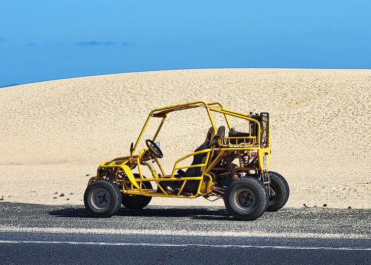 科拉雷霍自然公园的沙丘车