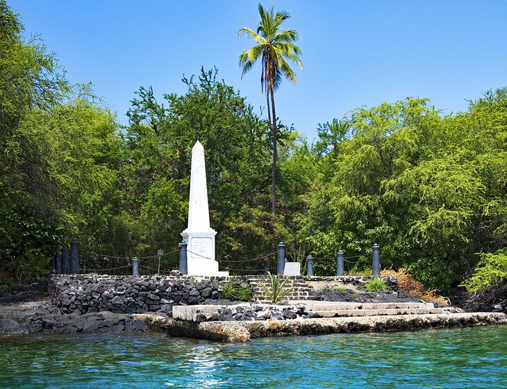 基亚拉凯夸湾的库克船长纪念碑